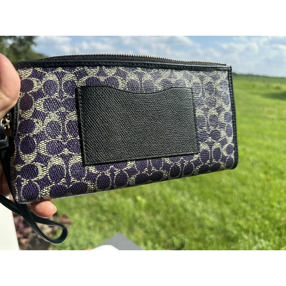 NWT COACH Signature Coated Canvas Zip Clutch/Wristlet Wallet Purple/Violet 52462